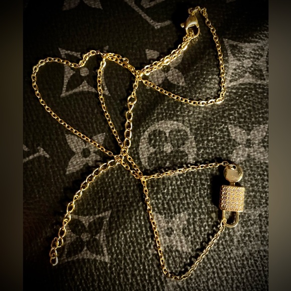 Lock & Key 🔐 Necklace - Picture 5 of 5